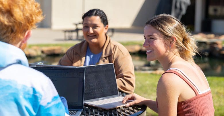 OKWU Students studying outside